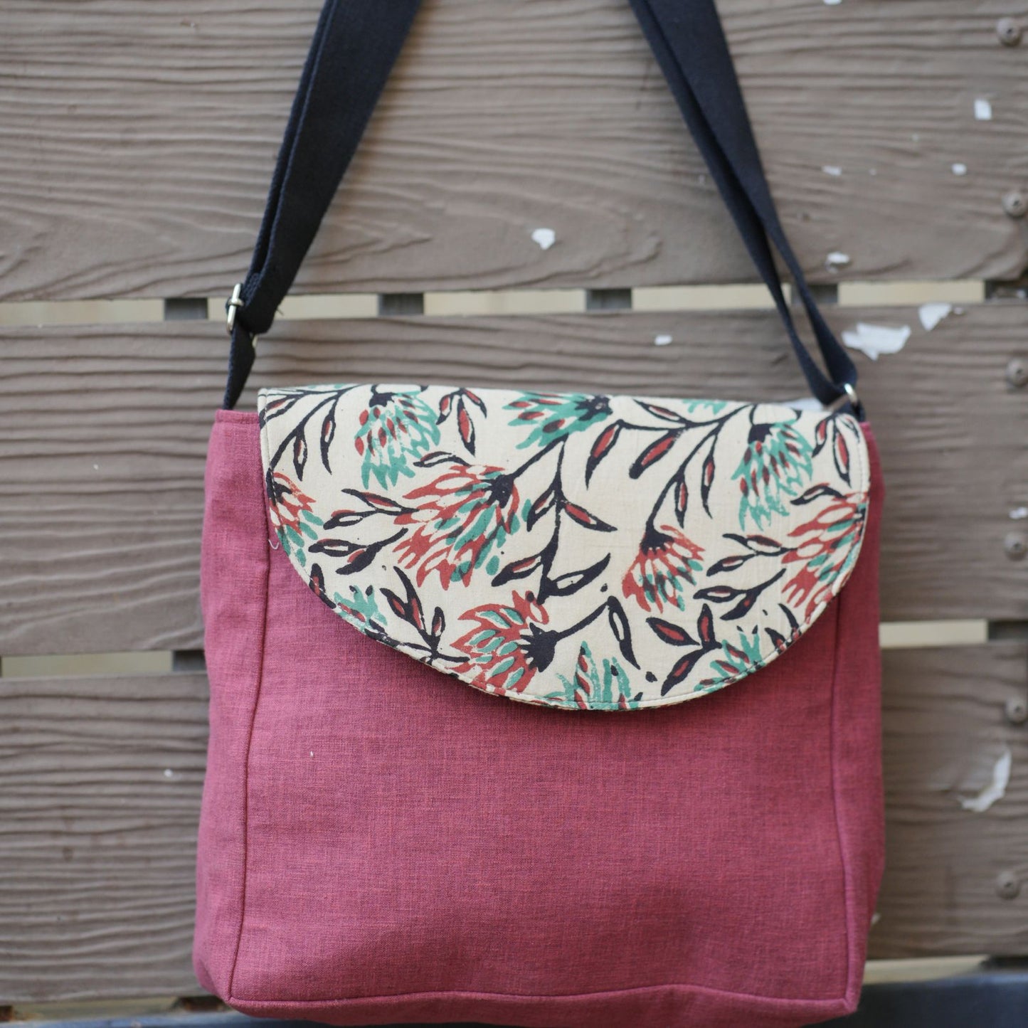 HAND BAG